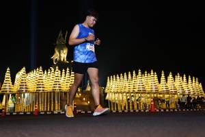 BIB: 4013, 142
                            <button type="button" onclick="openModal(20978873)" class="btn btn-primary btn-sm float-right btn-popup" data-toggle="modal" data-target=".modal-high-quality">
                        <i class="fas fa-shopping-cart"></i> Add to Cart
                    </button>
                                            <button type="button" onclick="isThisMe(20978873, true)" class="btn btn-success btn-sm float-right btn-popup btn-isme hidden" data-toggle="tooltip" data-placement="bottom" title="นี่คือรูปของคุณใช่ไหม คลิกที่นี่เพื่อเอาเข้าอัลบั้ม">
                        <i class="fas fa-plus"></i> Add to album
                    </button>
                    <button type="button" onclick="isThisMe(20978873, false)" class="btn btn-warning btn-sm float-right btn-popup btn-isnotme hidden">
                        <i class="fas fa-ban"></i> Remove from album
                    </button>